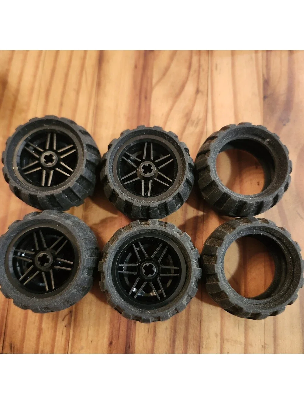 LEGO WHEELS (6) 43.2x26 Tire Offset Tread Balloon & (4) 30.4mm x 20mm Black Rim